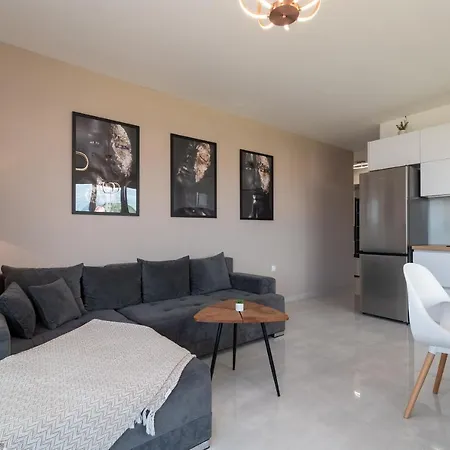 Angelus تروغير