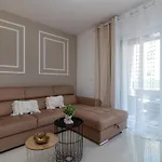 Angelus Apartment *