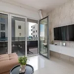 Angelus Apartment